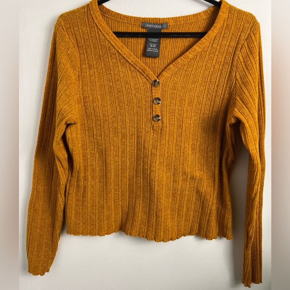 Suzy Shier long sleeve sweater